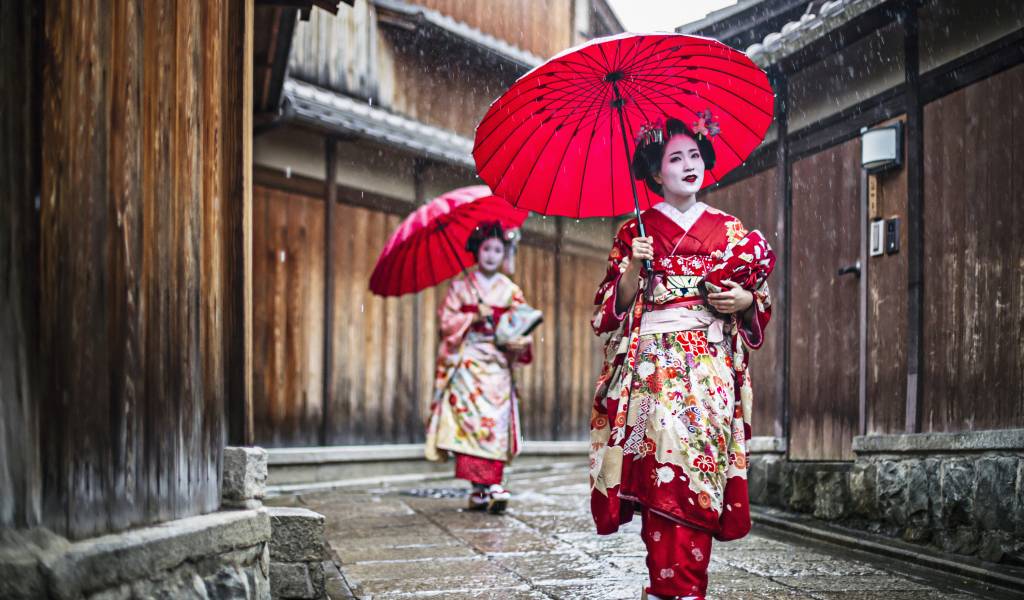 //www.som2travel.es/cdn/images/content/Japón/geishas - kyoto.jpg